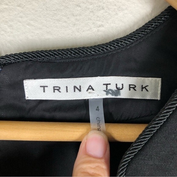 Trina Turk Black Sleeveless Sheath Dress Scoop Neck 4 - Picture 5 of 10